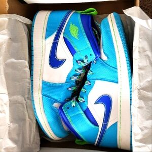 Air Jordan 1 Mid, size 7Y, Powdered Blue/Racer Blue